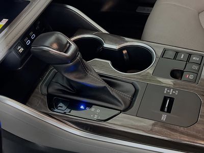 2023 Toyota Highlander — photo 21 view