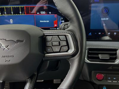 2024 Ford Mustang - Photo 17