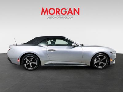 2024 Ford Mustang - Photo 2
