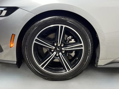 2024 Ford Mustang - Photo 11