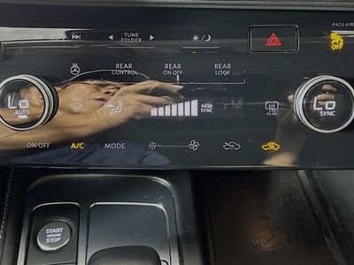 2023 INFINITI QX60 - Photo 23