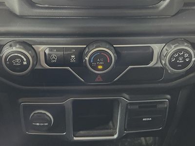 2021 Jeep Wrangler - Photo 23