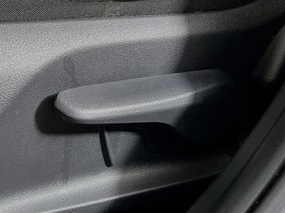 2024 Toyota RAV4 - Photo 13