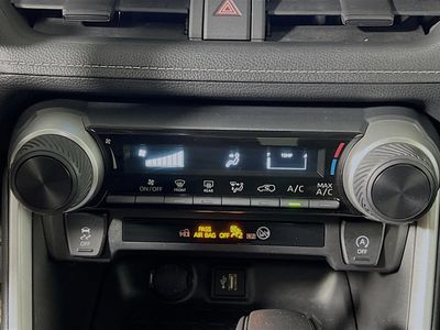 2024 Toyota RAV4 - Photo 23