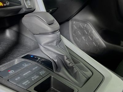 2024 Toyota RAV4 - Photo 21