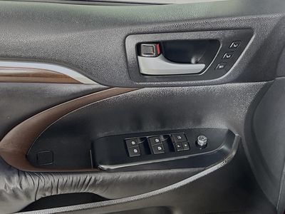 2016 Toyota Highlander - Photo 14