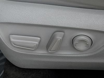 2023 Toyota Highlander - Photo 13