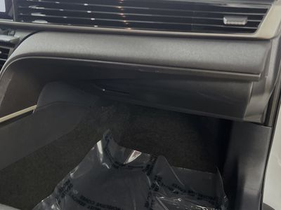 2025 Toyota Camry - Photo 32