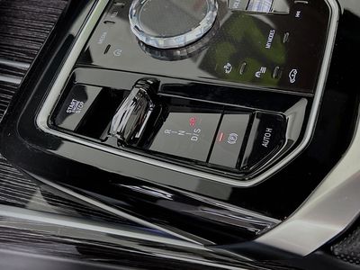 2025 BMW 7 Series - Photo 21
