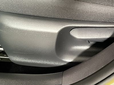 2025 Toyota Corolla - Photo 13