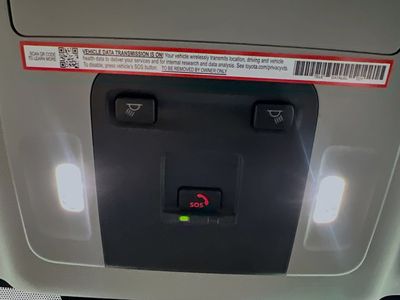2025 Toyota Camry - Photo 18