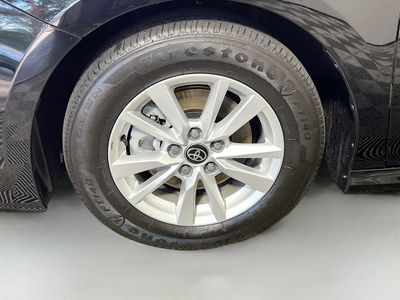 2025 Toyota Camry - Photo 11