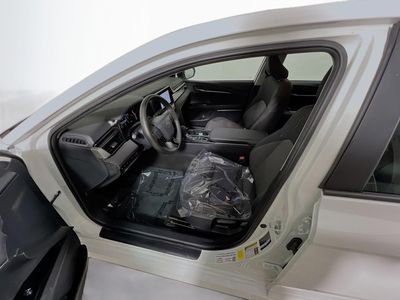 2025 Toyota Camry - Photo 12
