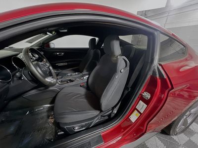 2017 Ford Mustang - Photo 12