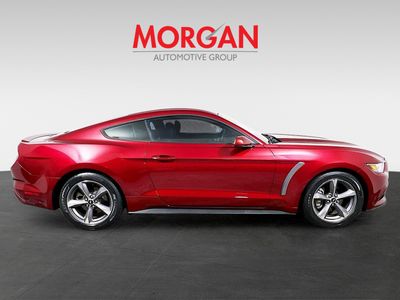 2017 Ford Mustang - Photo 2