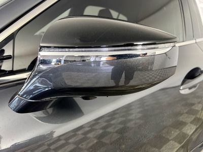 2023 Lexus IS - Photo 10