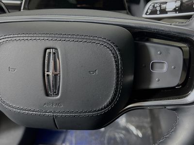2025 Lincoln Nautilus - Photo 17