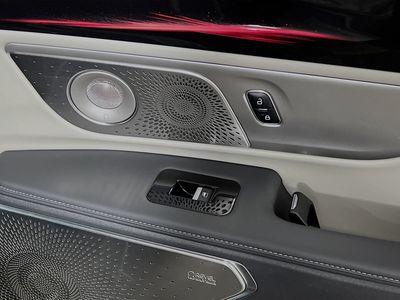 2025 Lincoln Nautilus - Photo 29