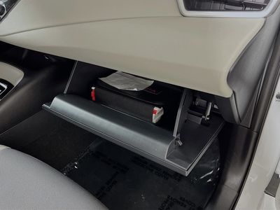 2025 Toyota Corolla - Photo 31
