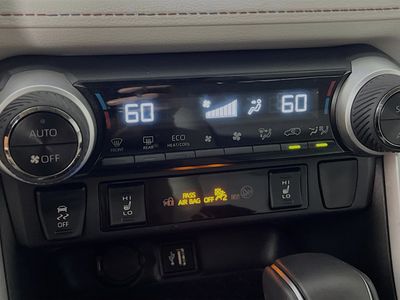 2025 Toyota RAV4 Hybrid - Photo 23