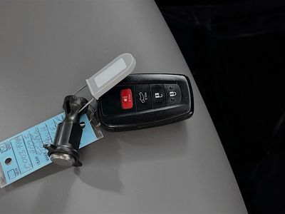 2025 Toyota RAV4 Hybrid - Photo 33