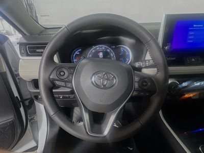2025 Toyota RAV4 Hybrid - Photo 15