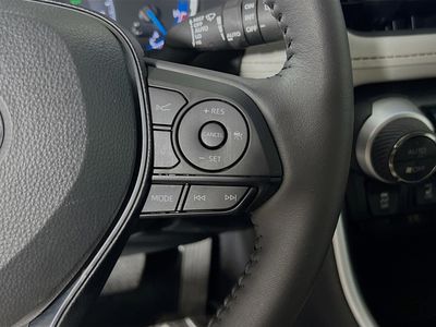 2025 Toyota RAV4 Hybrid - Photo 17