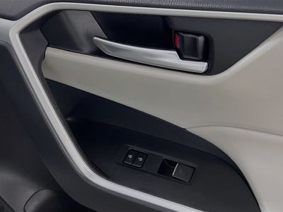2025 Toyota RAV4 Hybrid - Photo 29