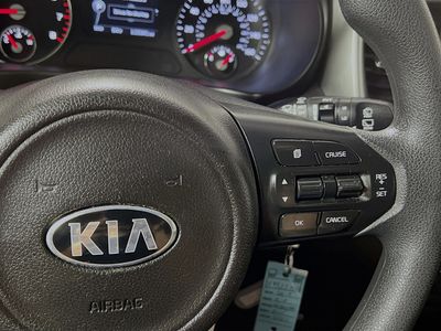 2017 Kia Sorento - Photo 17