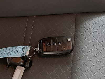 2017 Kia Sorento - Photo 32