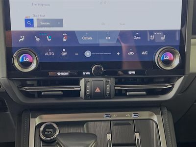 2025 Lexus GX - Photo 23