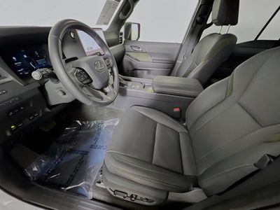 2025 Lexus GX - Photo 12
