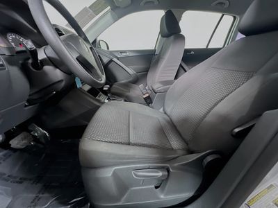 2010 Volkswagen Tiguan - Photo 12