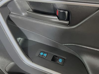 2025 Toyota RAV4 Hybrid - Photo 29