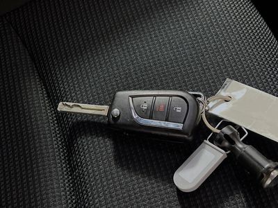 2025 Toyota RAV4 Hybrid - Photo 33