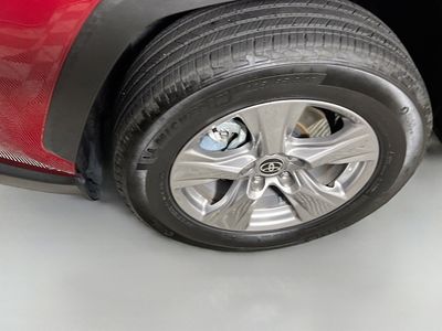 2025 Toyota RAV4 Hybrid - Photo 11