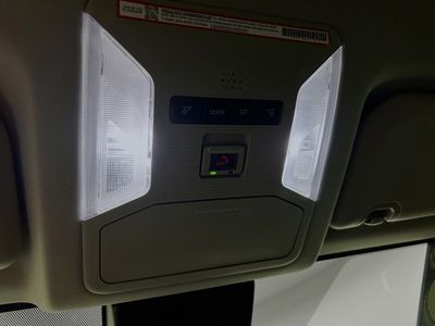 2025 Toyota RAV4 Hybrid - Photo 18