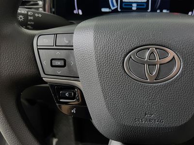 2025 Toyota Camry - Photo 16