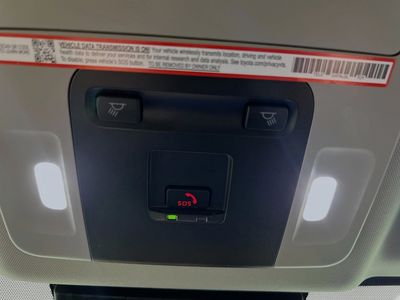 2025 Toyota Camry - Photo 18