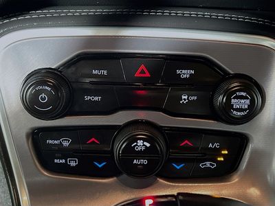 2019 Dodge Challenger - Photo 23