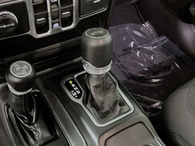 2023 Jeep Wrangler - Photo 20