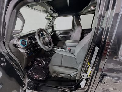 2023 Jeep Wrangler - Photo 12