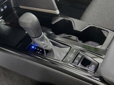 2025 Toyota Camry - Photo 21