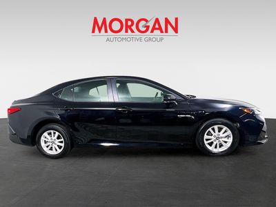 2025 Toyota Camry - Photo 2