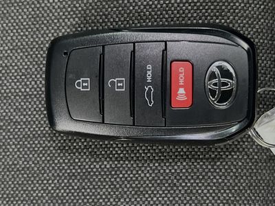 2025 Toyota Camry - Photo 33