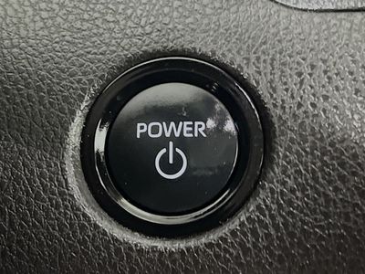 2025 Toyota Camry - Photo 20