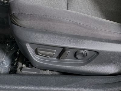 2025 Toyota Camry - Photo 13