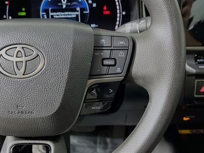 2025 Toyota Camry — photo 17 view