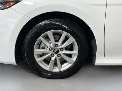 2025 Toyota Camry — photo 11 view