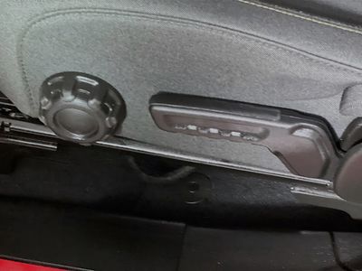 2025 Jeep Wrangler - Photo 13